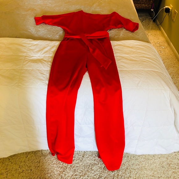 Red jumpsuit, with pockets! - Picture 4 of 10